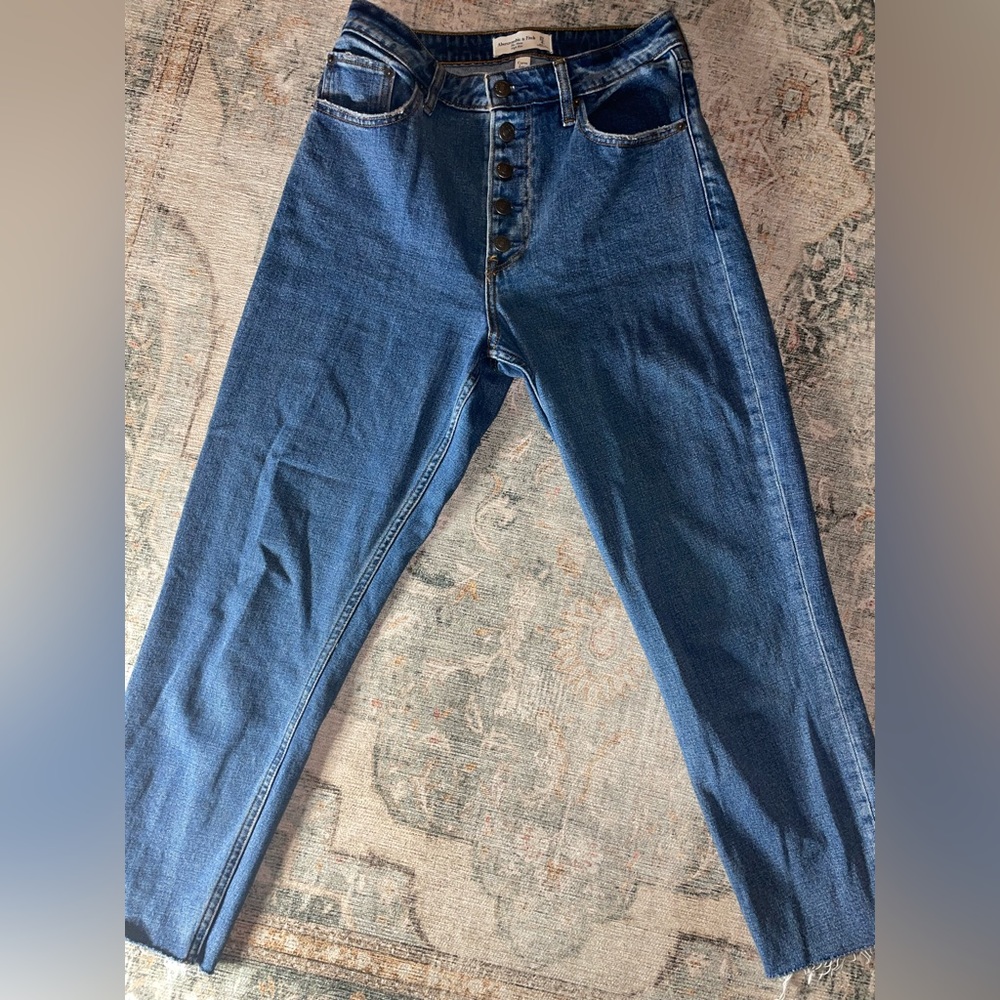 Size 27 high rise Abercrombie mom jeans